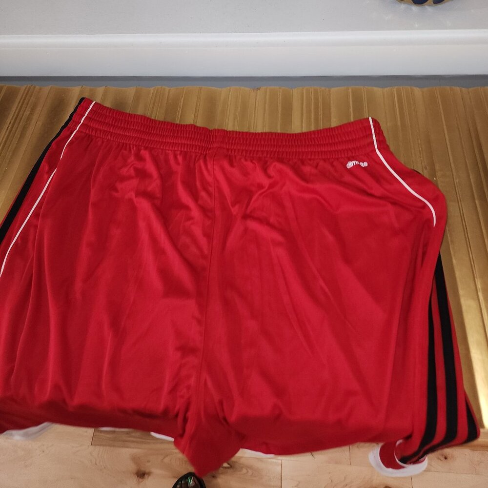 NWT - MENS - ADISAS Basketball Shorts - XL